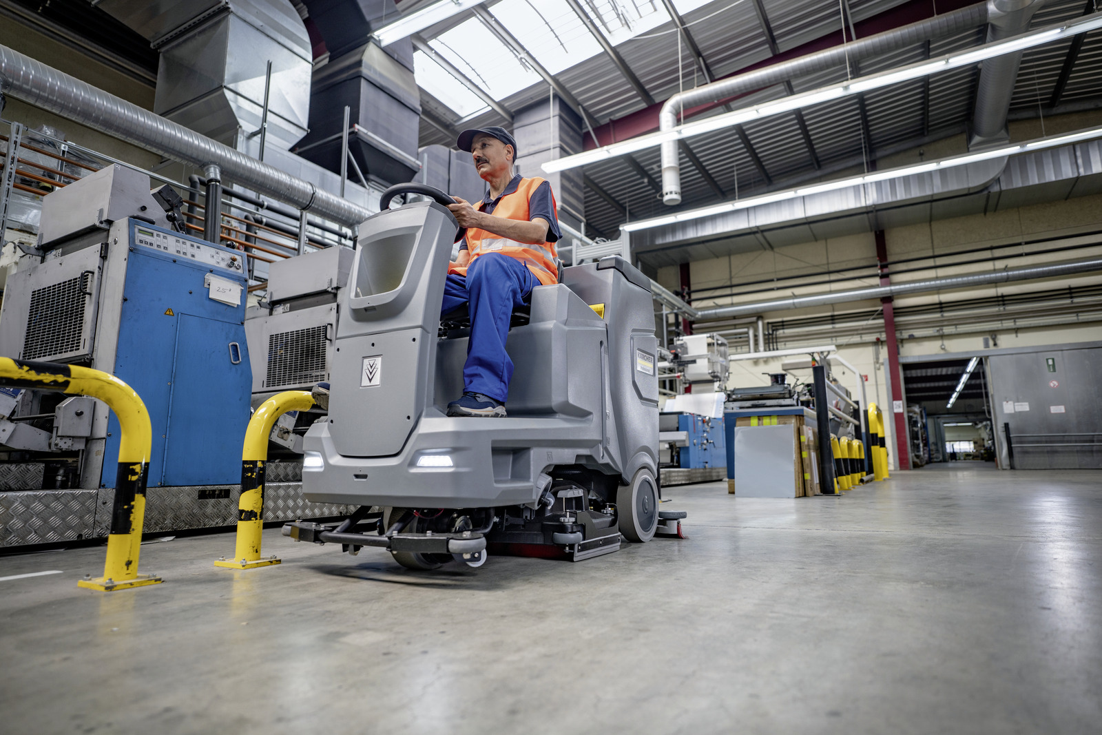 BD 75-110 floor scrubber